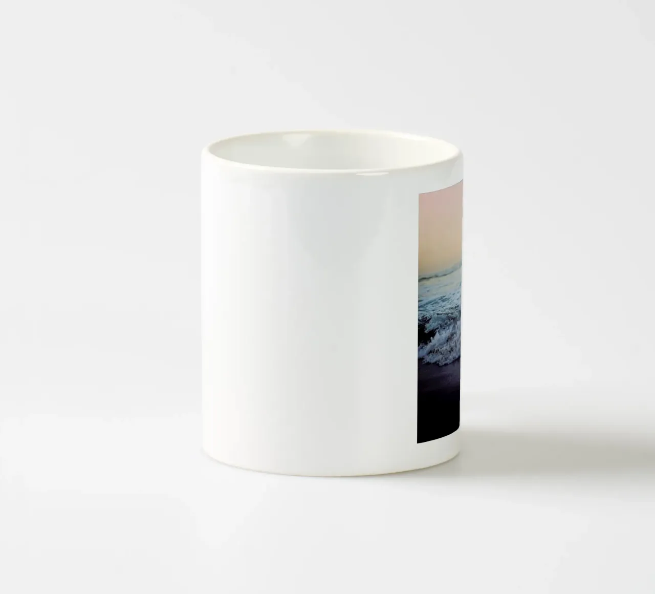 Crash into me mug en céramique de Leah Flores