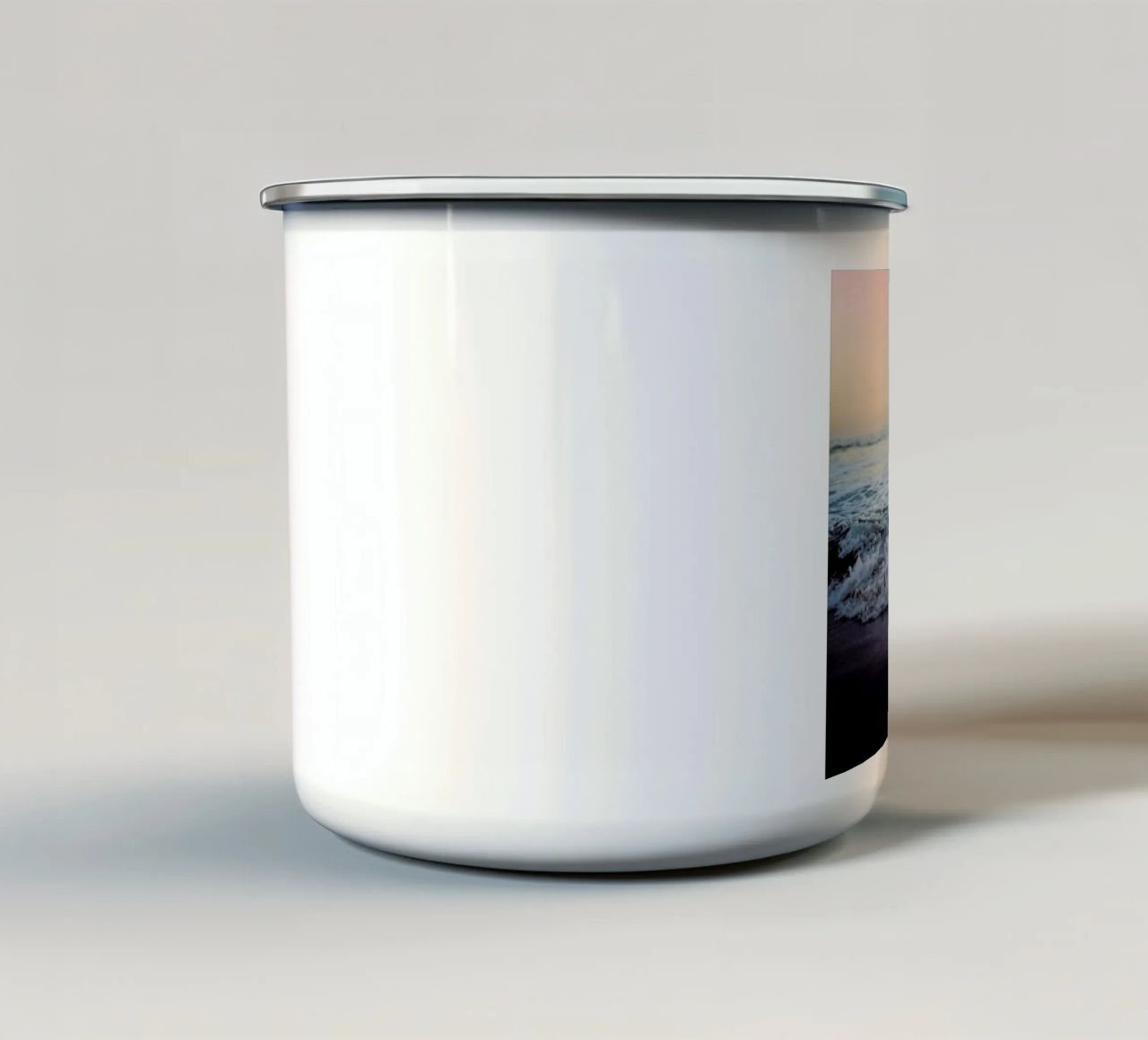 Crash into me tazza in smalto da Leah Flores