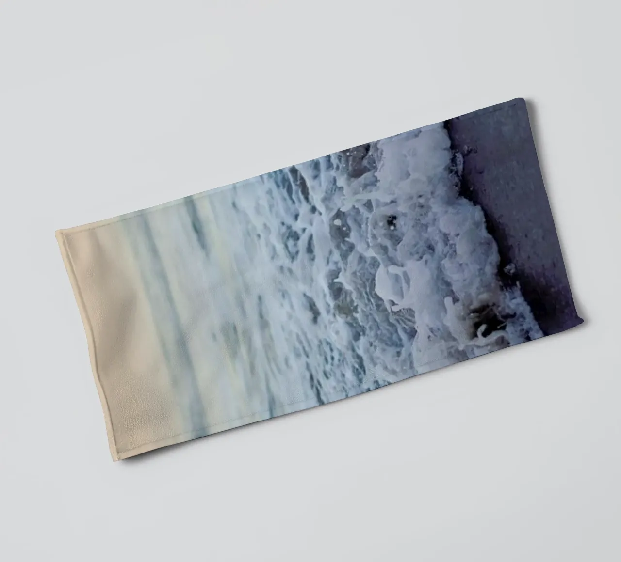 Crash into me asciugamano da bagno da Leah Flores