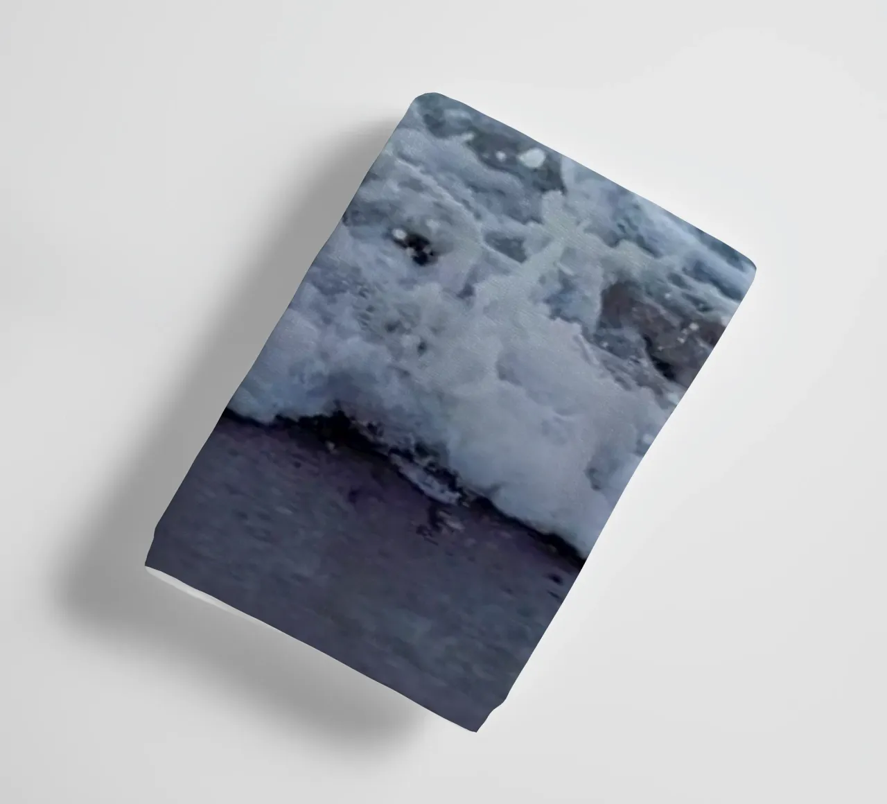 Crash into me toalla de baño de Leah Flores