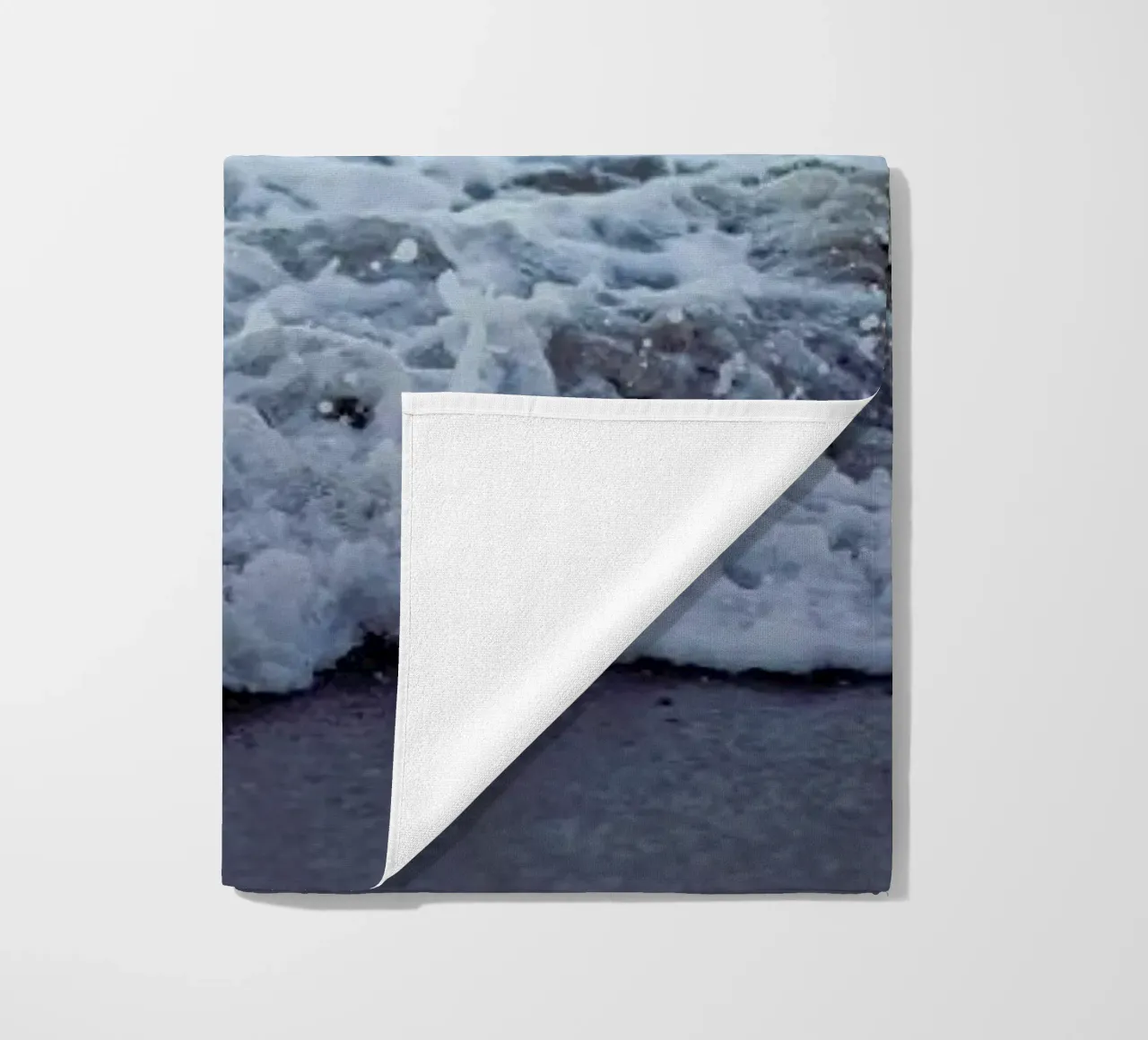 Crash into me telo mare da Leah Flores