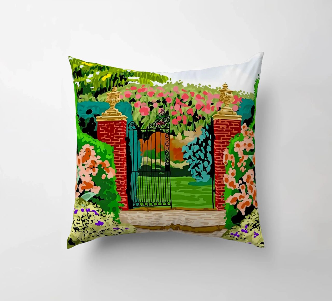 Eingeschlossener Garten Kissen von Desiyatnikov