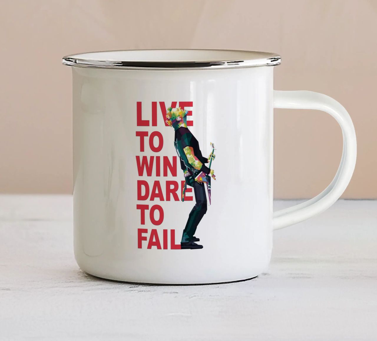 Vivere per vincere, osare per fallire. tazza in smalto da Alkahfsmart