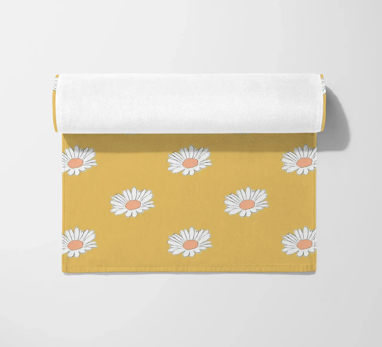 Margeriten pastell gelb beach towel by BAINAI