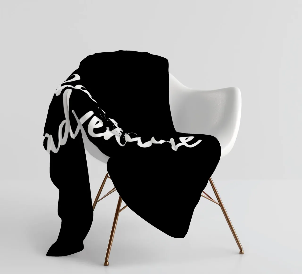 Chase Adventure Design tipografico in bianco e nero coperta in pile da THE MOTIVATED TYPE