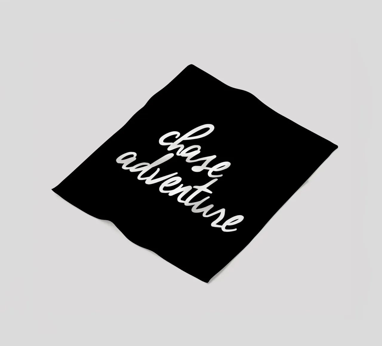 Chase Adventure Design tipografico in bianco e nero coperta in pile da THE MOTIVATED TYPE