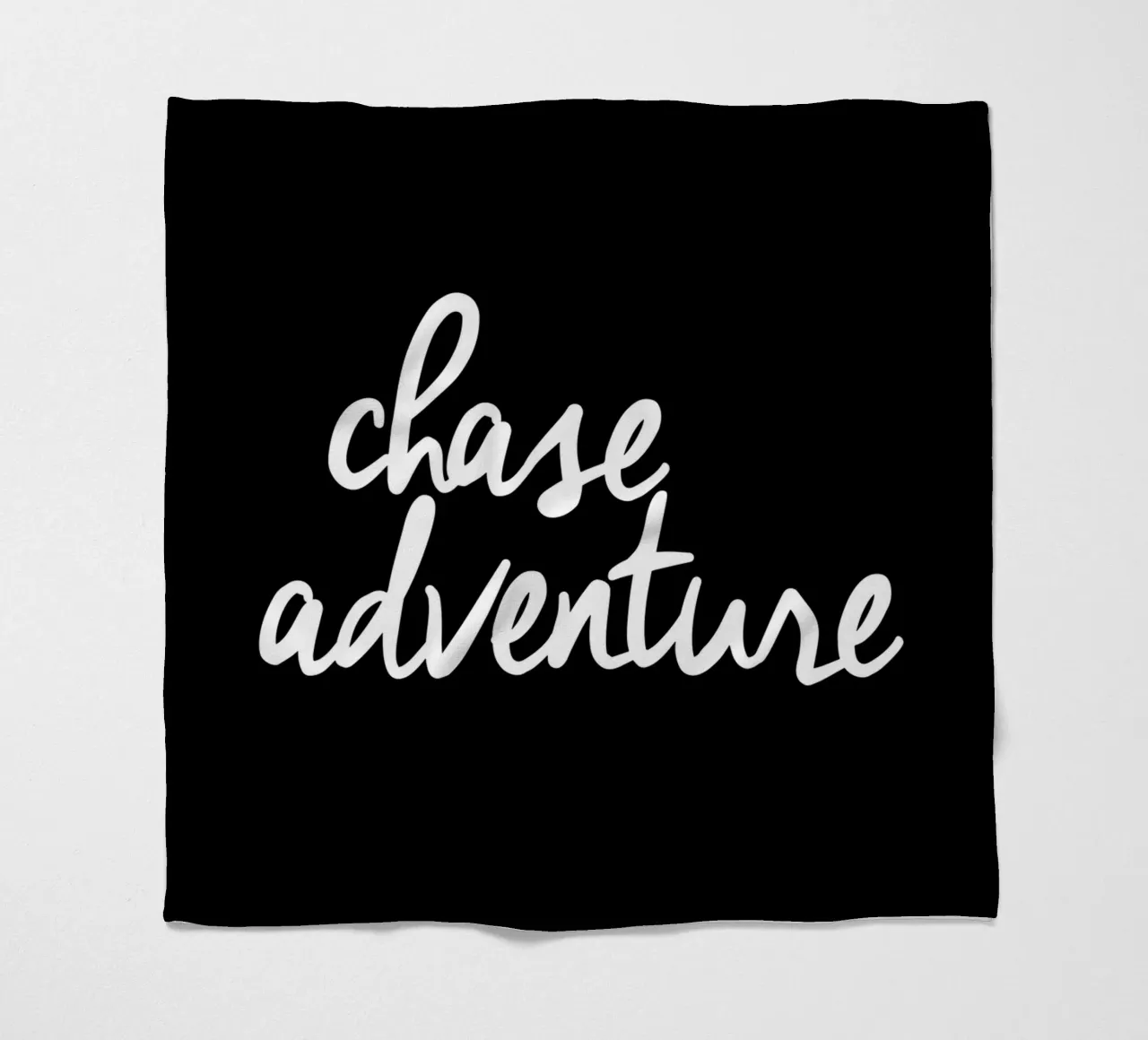 Chase Adventure Design tipografico in bianco e nero coperta in pile da THE MOTIVATED TYPE