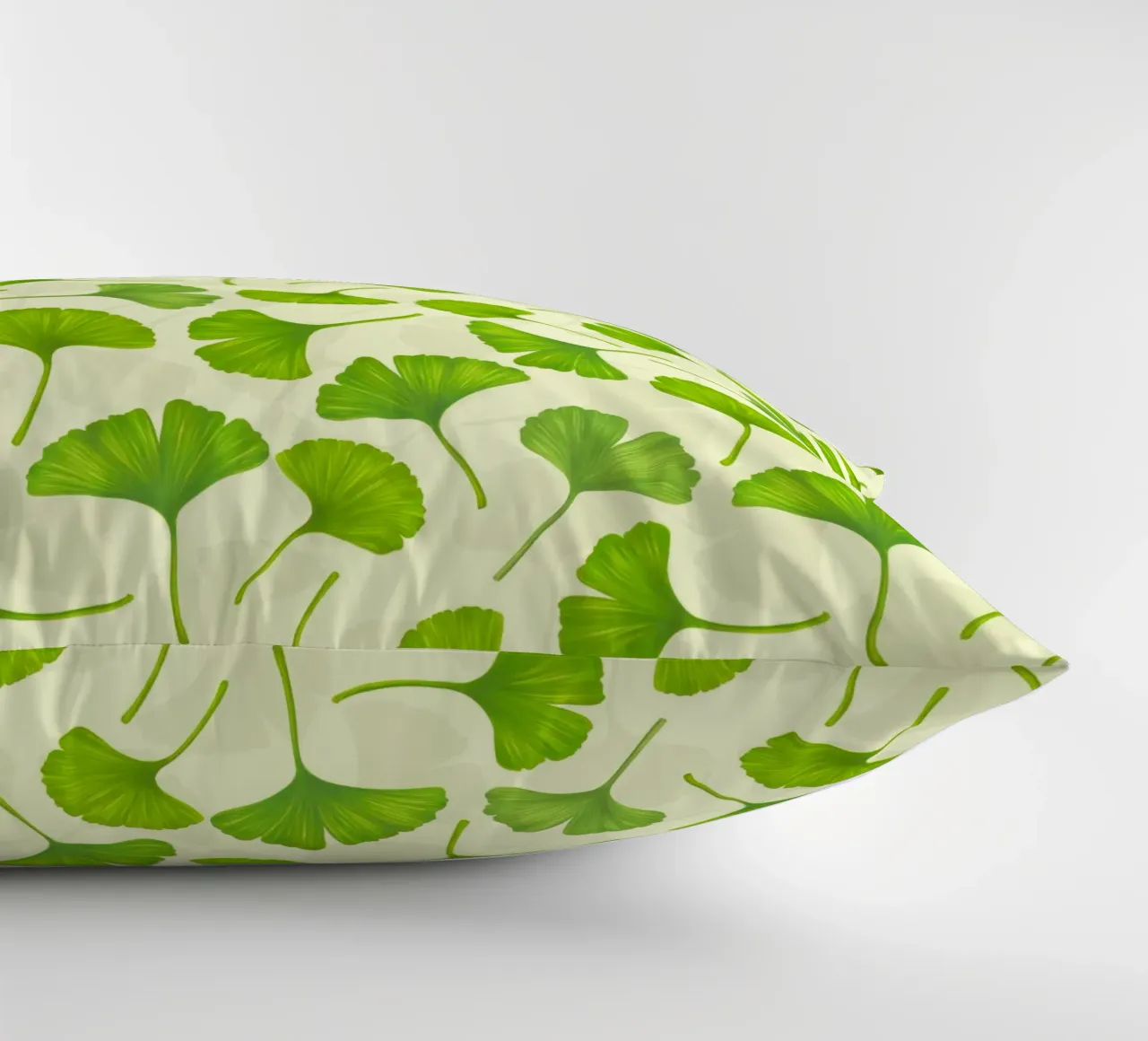 Foglie di ginkgo su bianco sporco cuscino da Painted Nature
