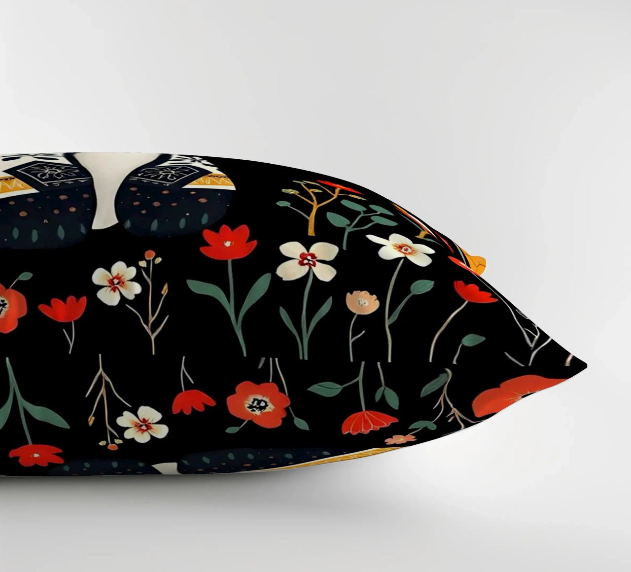 TASSO E UCCELLI IN UN BOSCO cuscino da COLLEEN CRAFTS