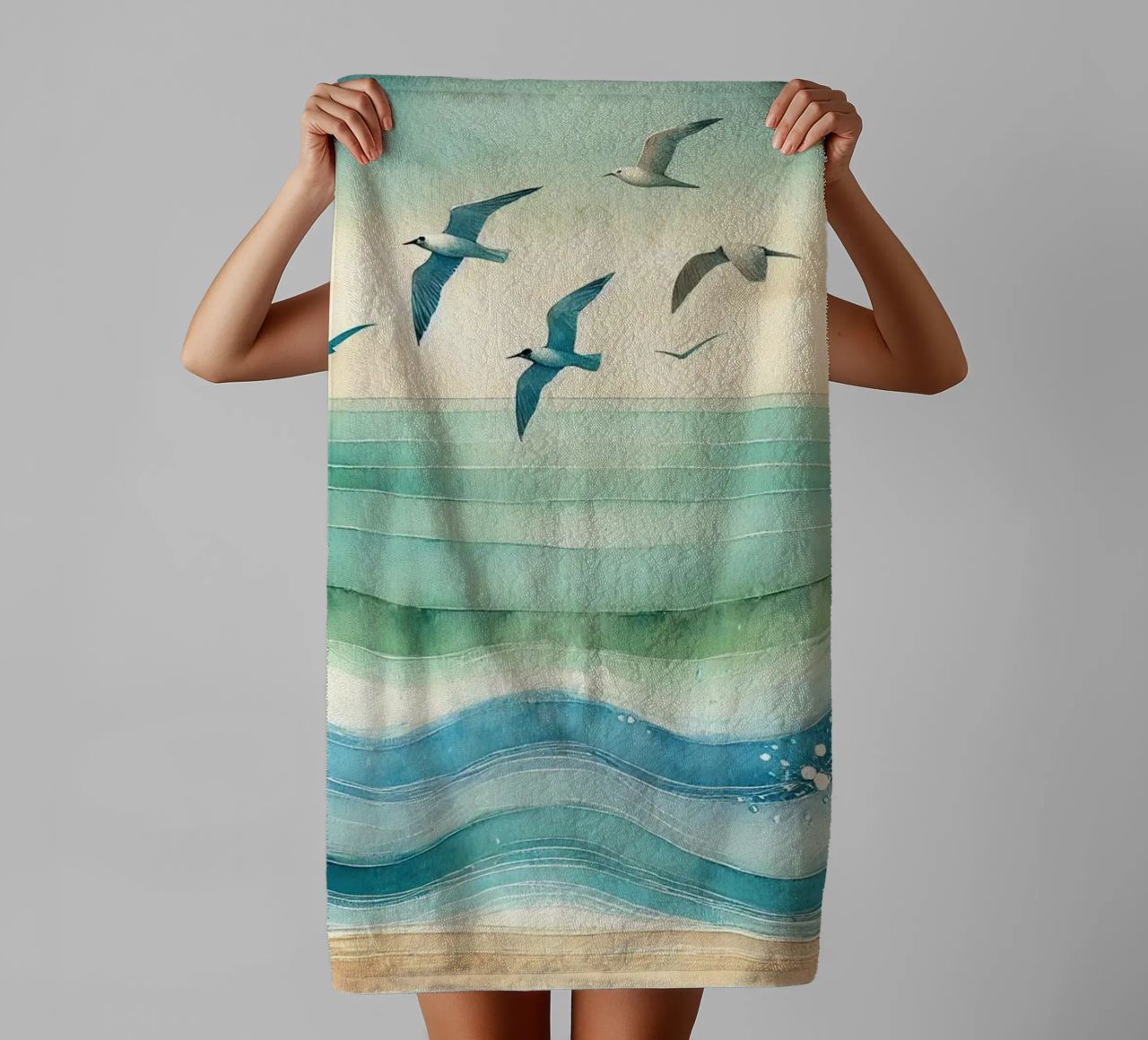 Zeemeeuwen zweven boven de golven in Art Deco badhanddoek van Chromatic Fusion Studio
