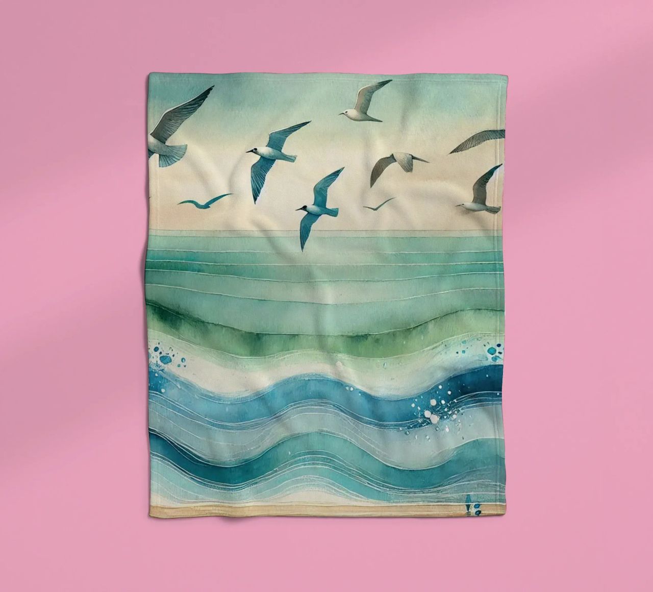 Zeemeeuwen zweven boven de golven in Art Deco fleecedeken van Chromatic Fusion Studio