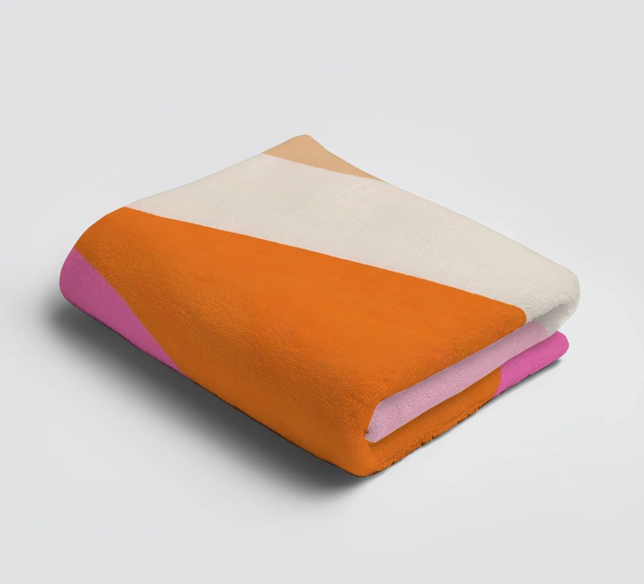 Creative points in summer towel by Carinaprint