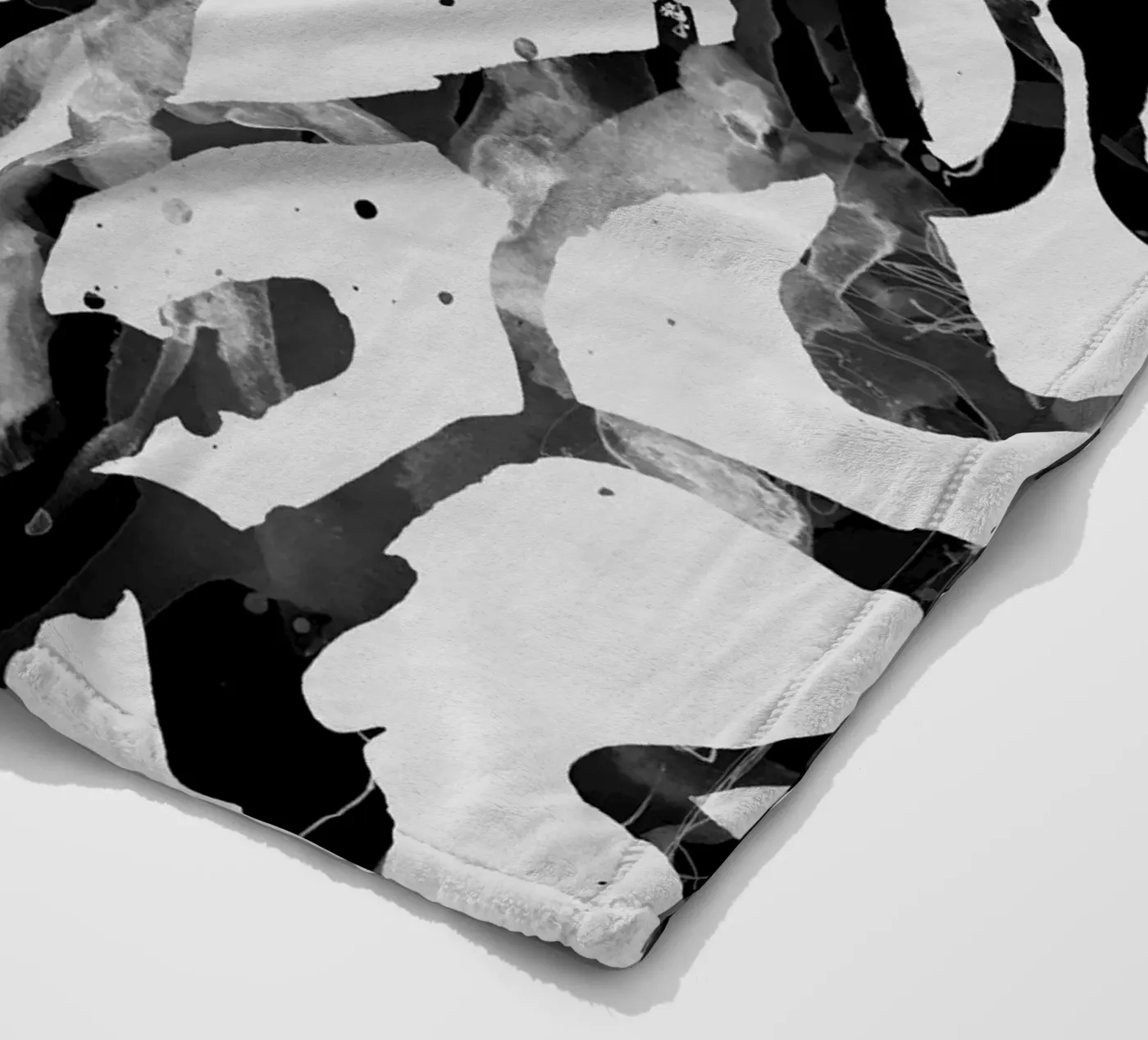 splashbw Fleecedecke von Giulio Iurissevich