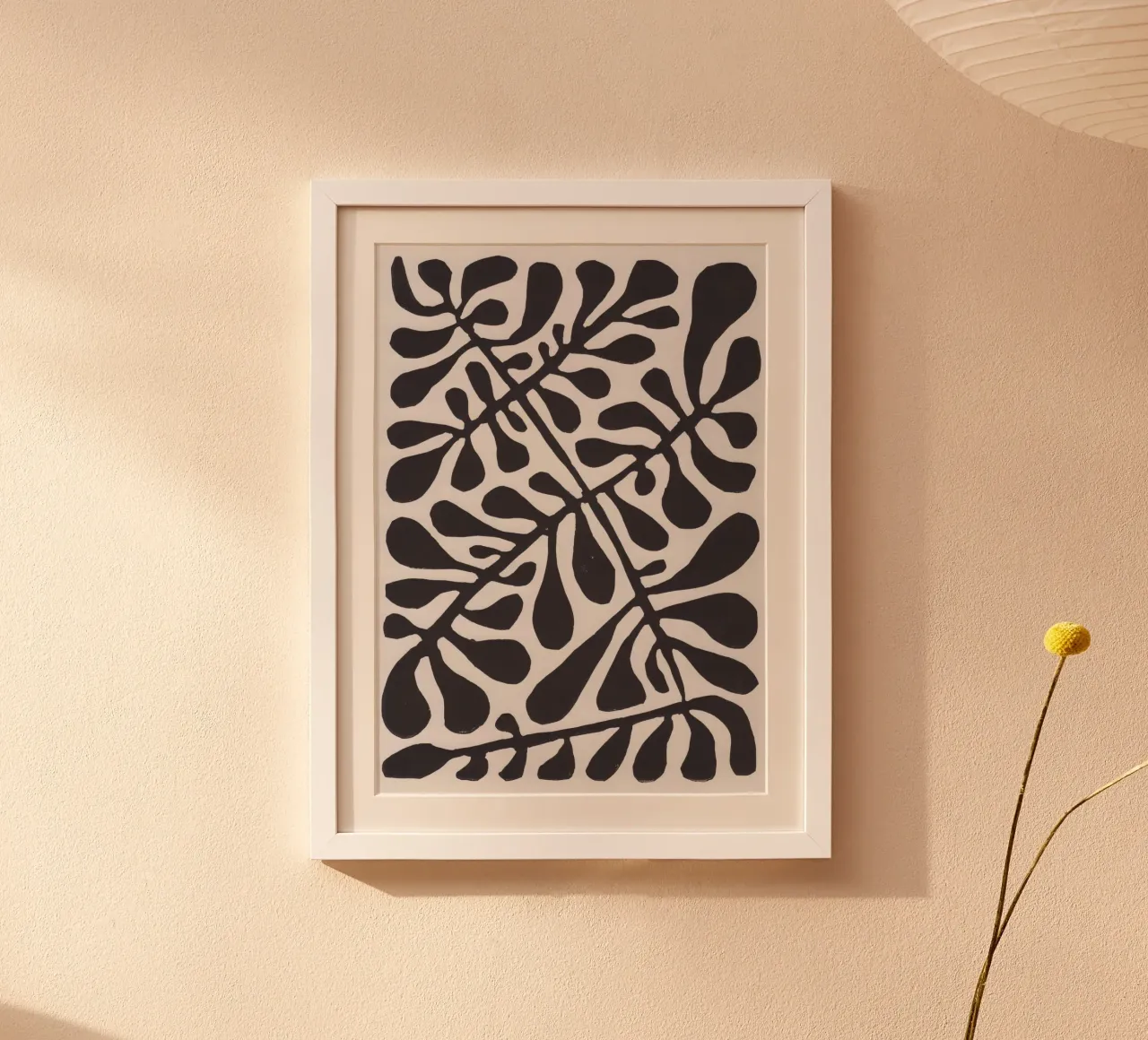 Linocut Plant #2 / Bianco e nero poster con telaio in plastica da Alisa Galitsyna
