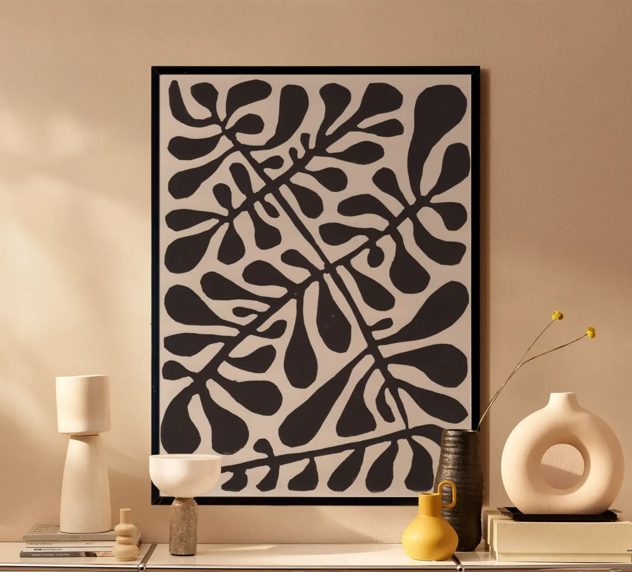 Linocut Plant #2 / Bianco e nero poster con telaio in plastica da Alisa Galitsyna