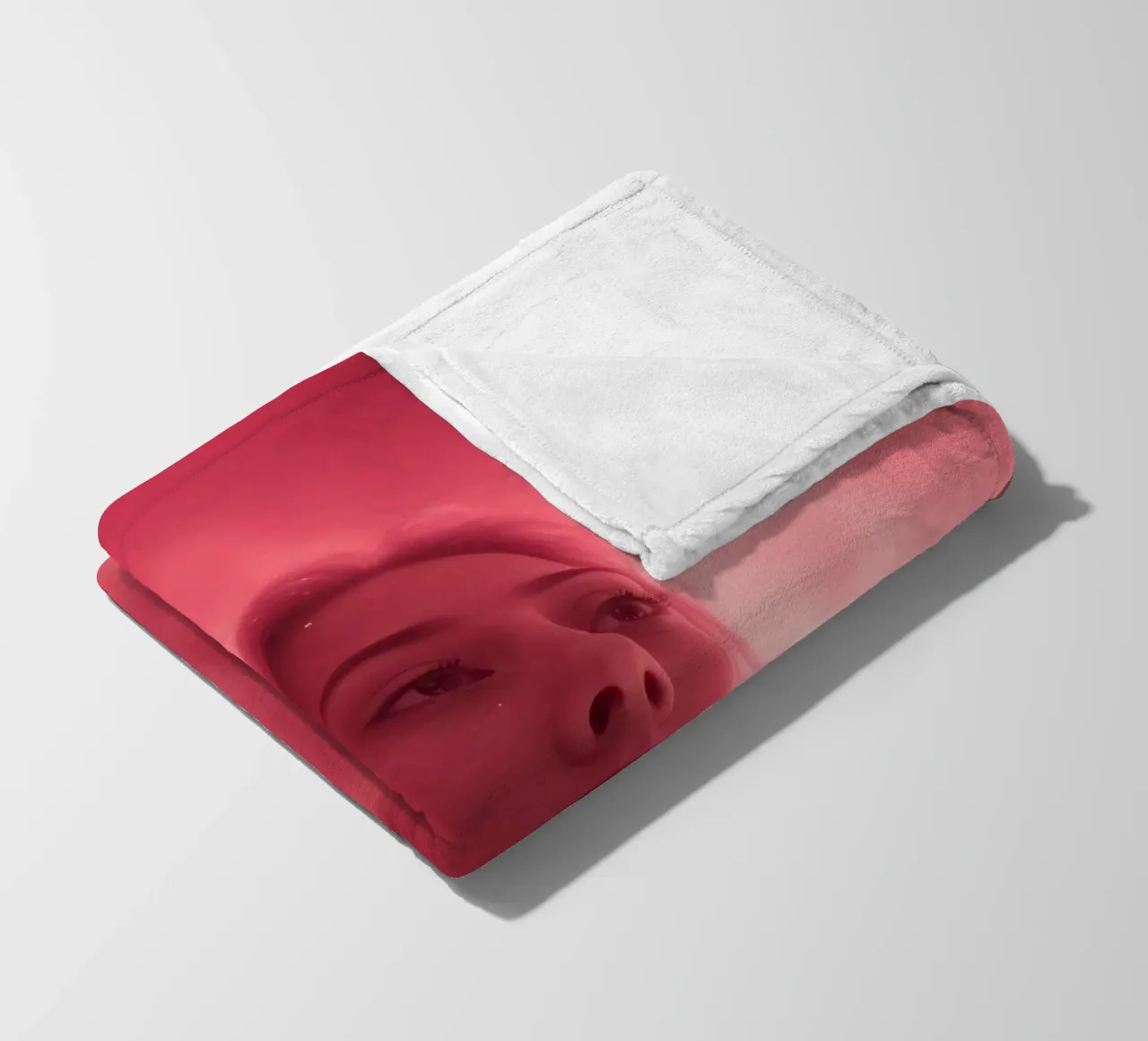 Une lumière rose douce enveloppe une femme aux cheveux longs plaid polaire de DesignDoodle
