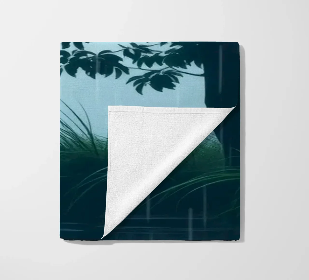 Paesaggio sereno con pioggia che cade su un fiume tranquillo telo mare da DesignDoodle