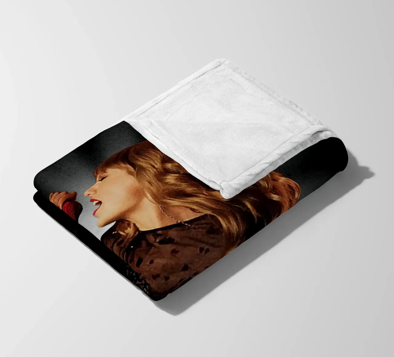 Taylor Swift in Black coperta in pile da avissta