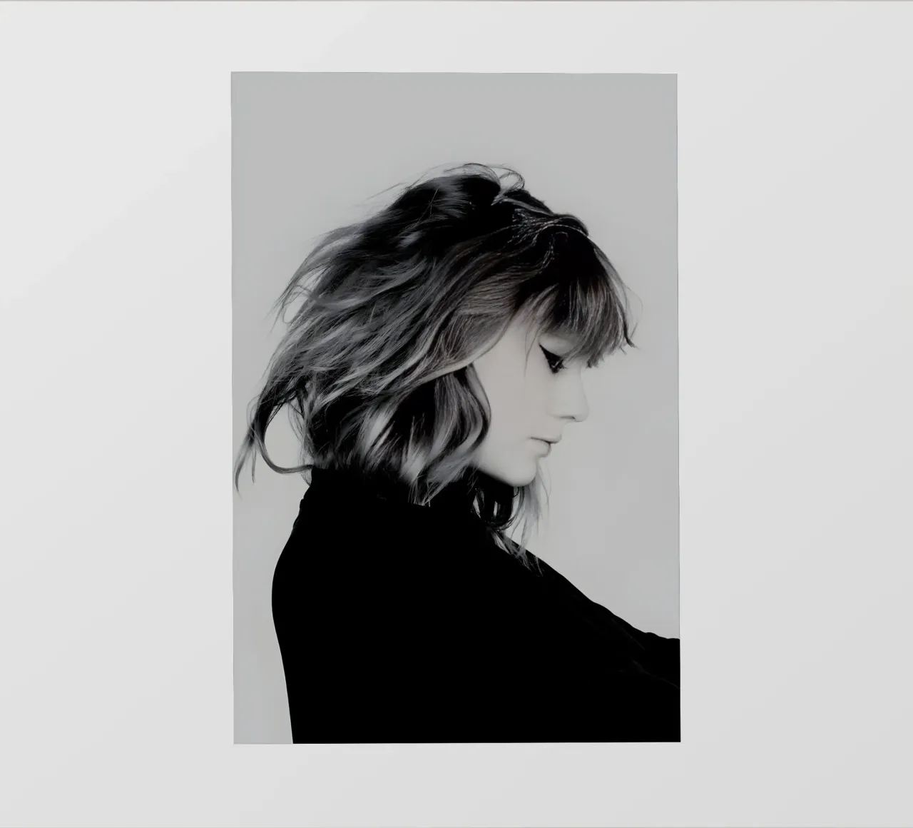 Taylor swift beautiful in black pellicola backlit da avissta