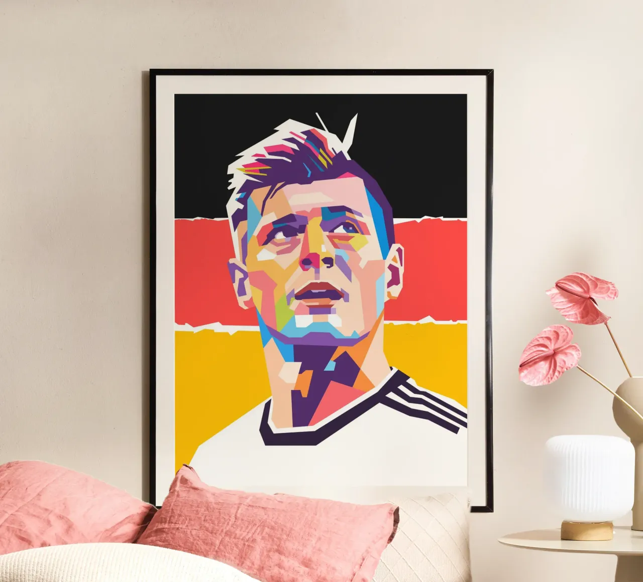 Tony Kroos ritratto pop art poster con telaio in alluminio da Hantamrata