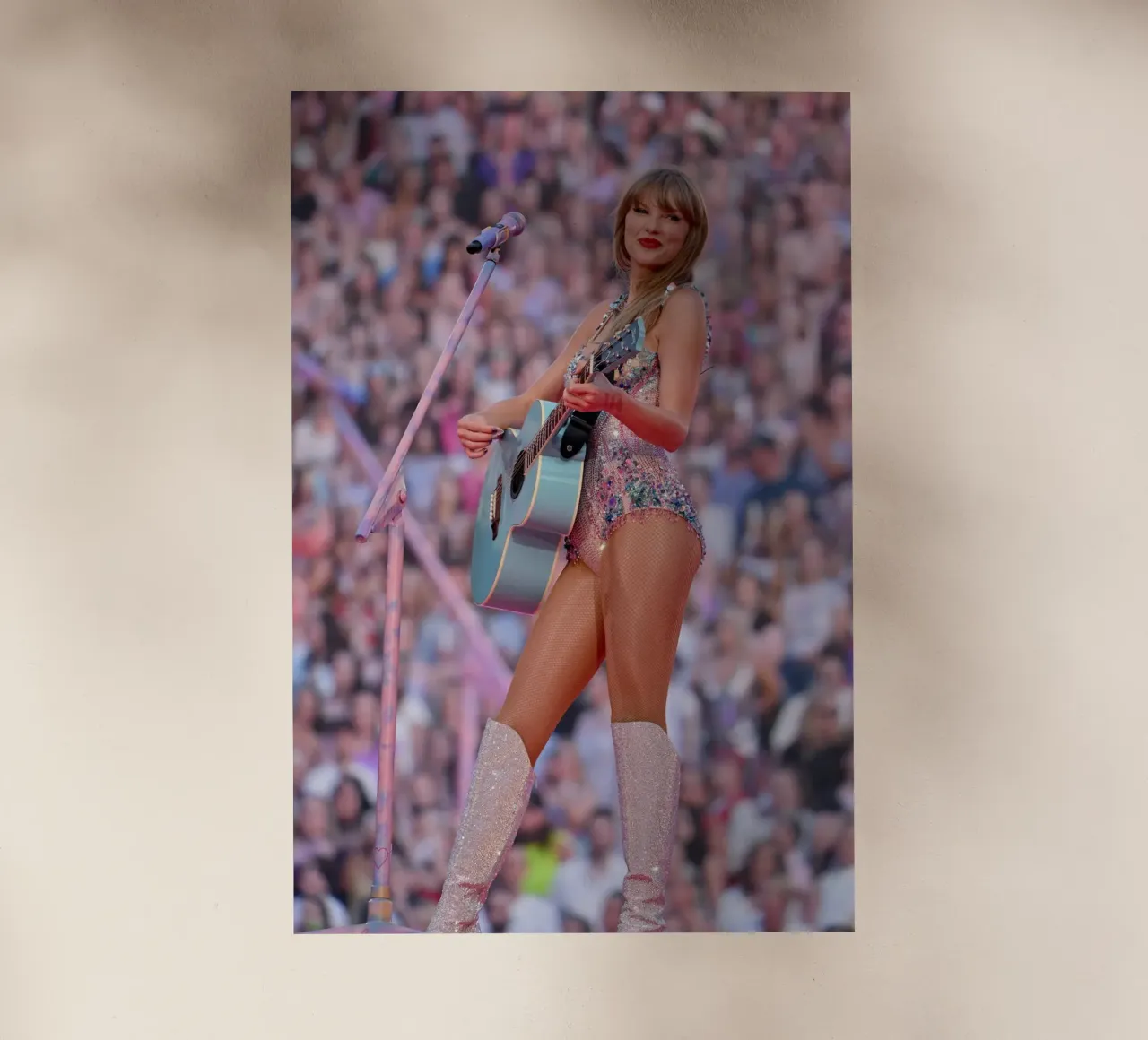 Taylor Swift on Eras Tour pellicola backlit da avissta