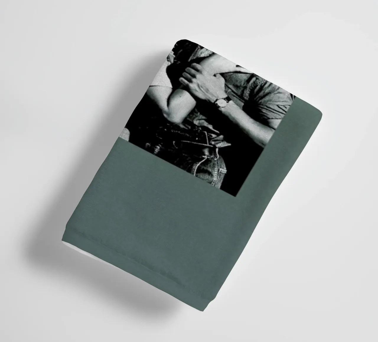 You Dont Look the Same as When I Was Dreaming serviette de bain de Maarten Léon