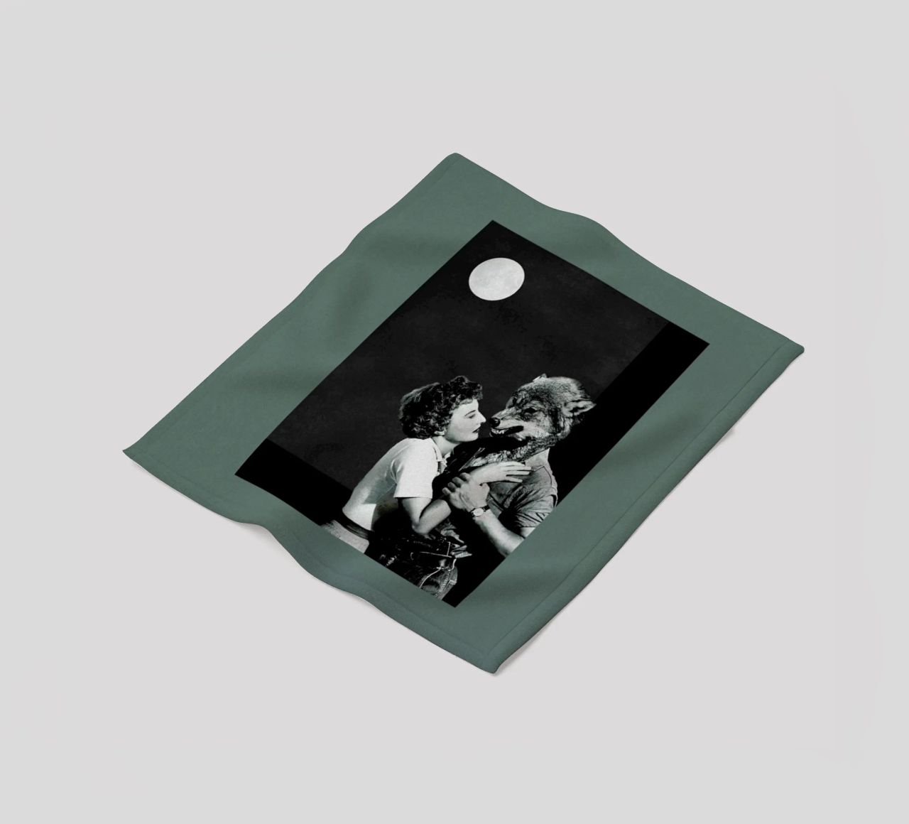 You Dont Look the Same as When I Was Dreaming Fleecedecke von Maarten Léon