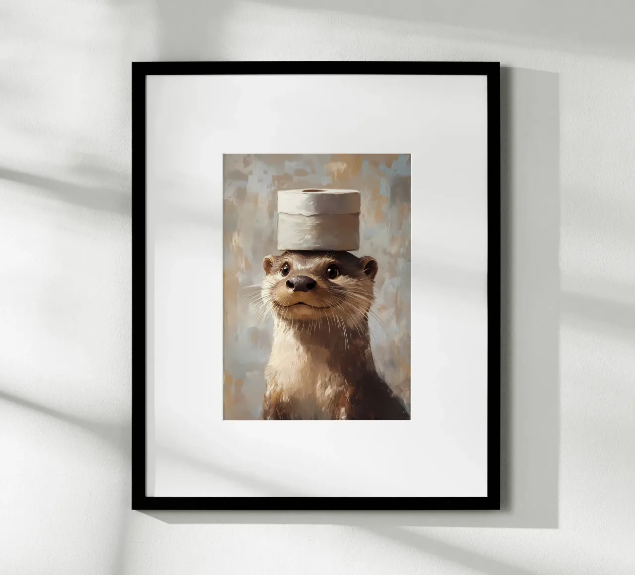 Lontra con cappello di carta igienica poster con telaio in legno da Ginnery
