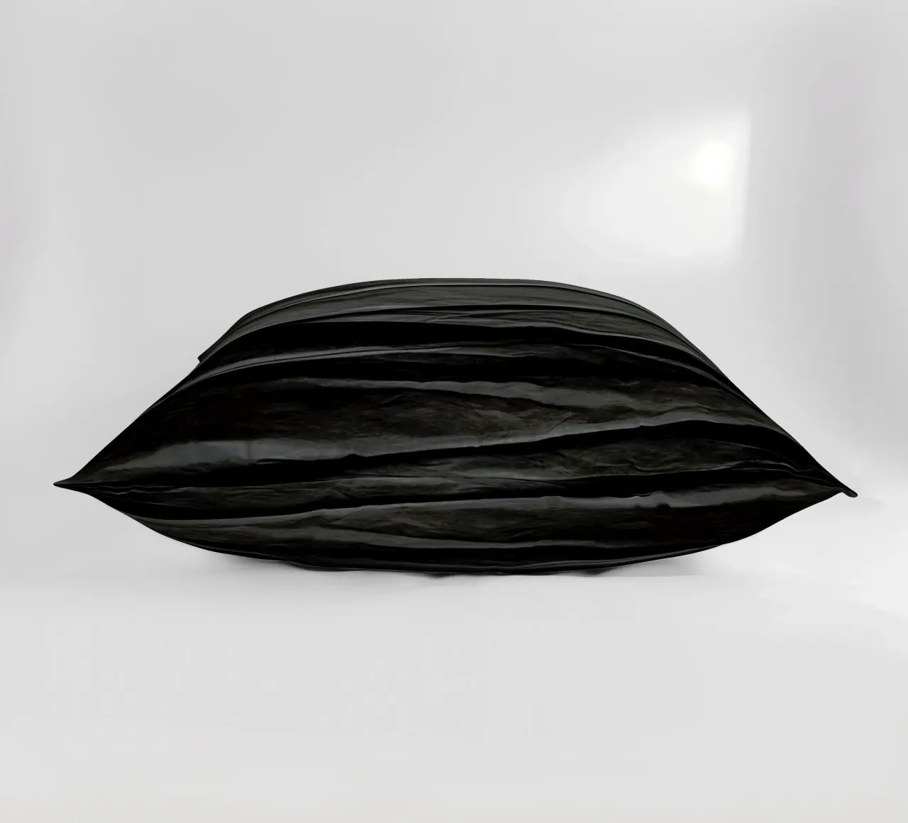 Black Paper Mountains cuscino da Studio Nahili