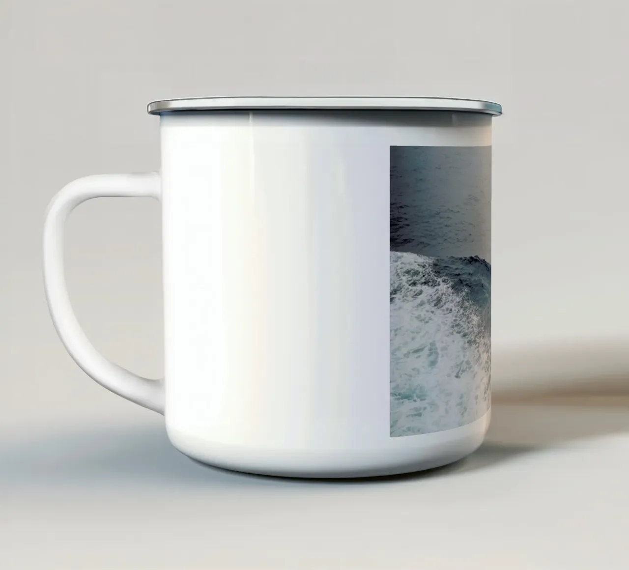 Natural Blues tazza in smalto da Alexandra Hellweg