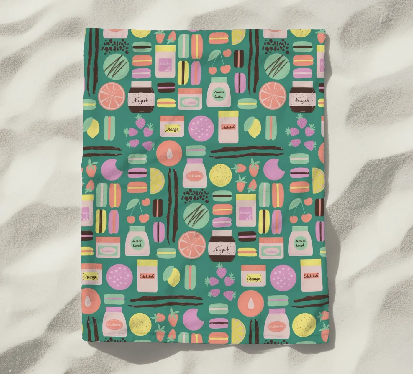 Macarons strandhanddoek van nicigabrieldesigns