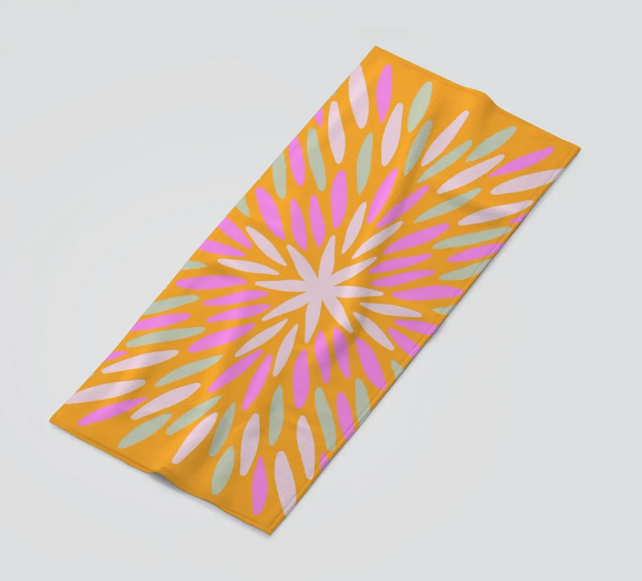 Petal burst - arancio, rosa e menta telo mare da Wackapacka