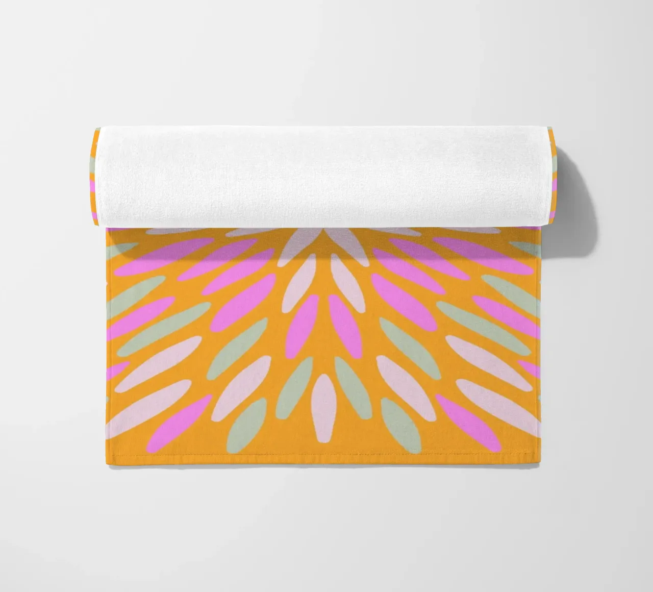 Petal burst - arancio, rosa e menta telo mare da Wackapacka