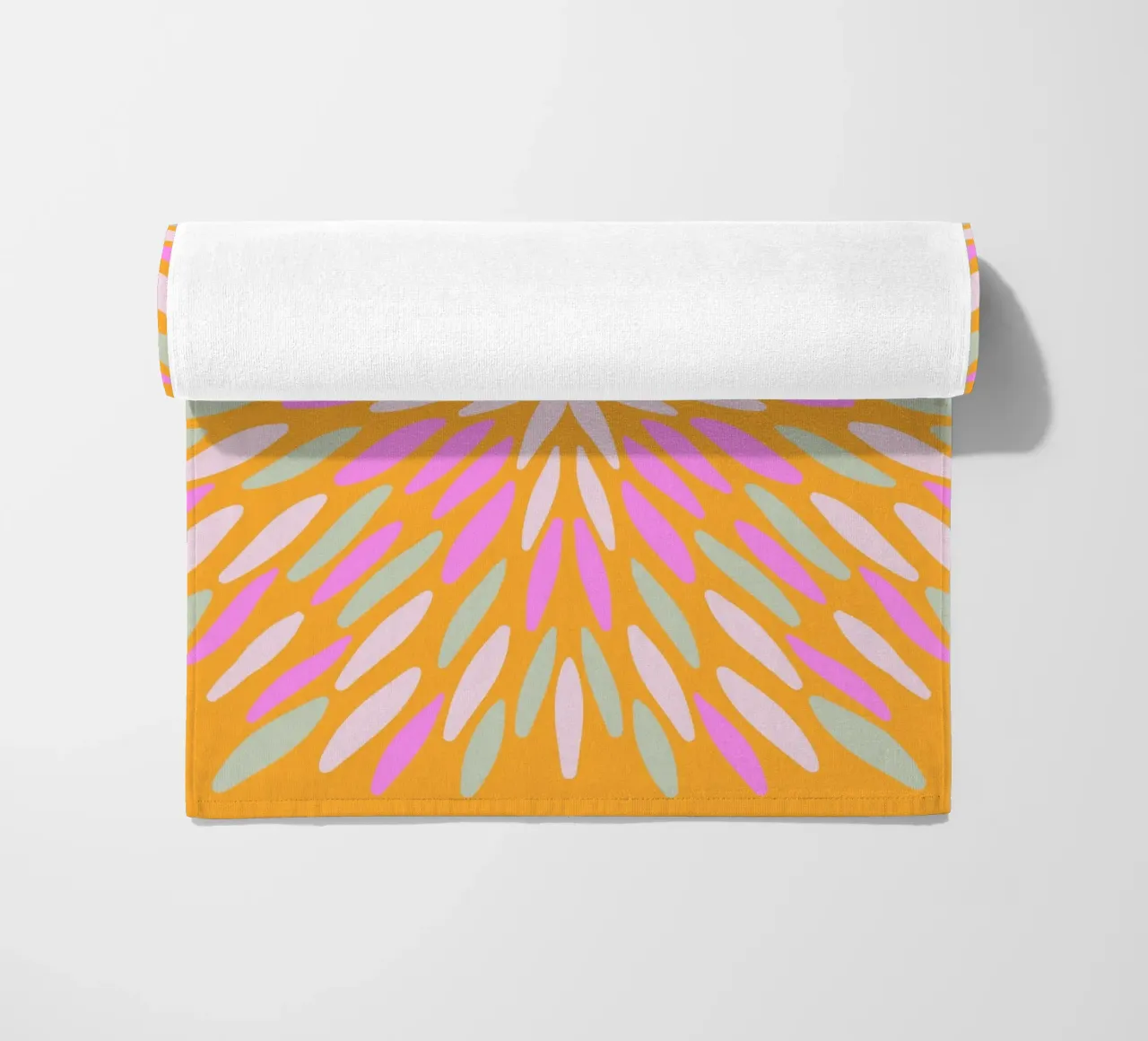 Petal burst - arancio, rosa e menta telo mare da Wackapacka