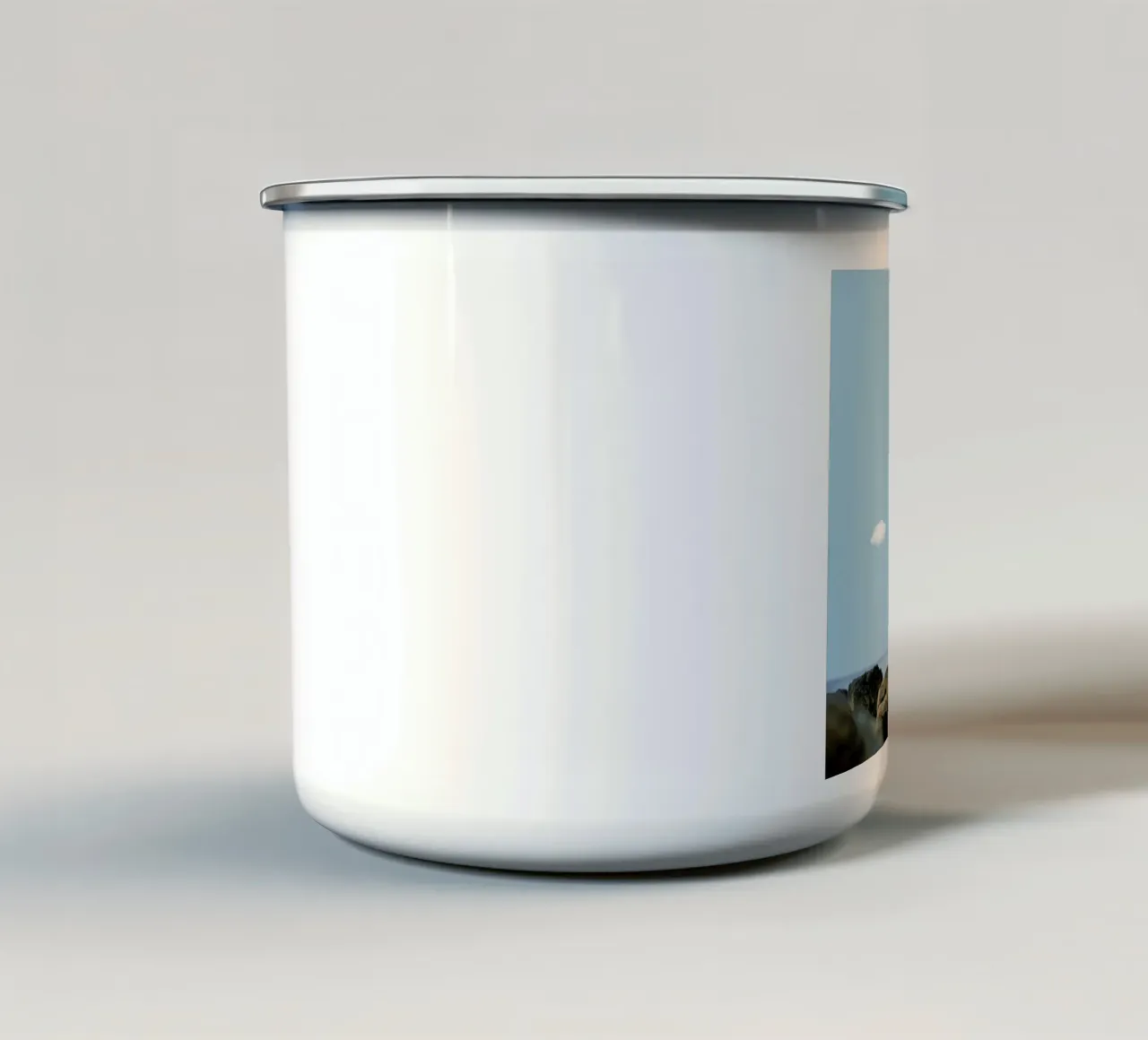 Elle tazza in smalto da Rafael Burato