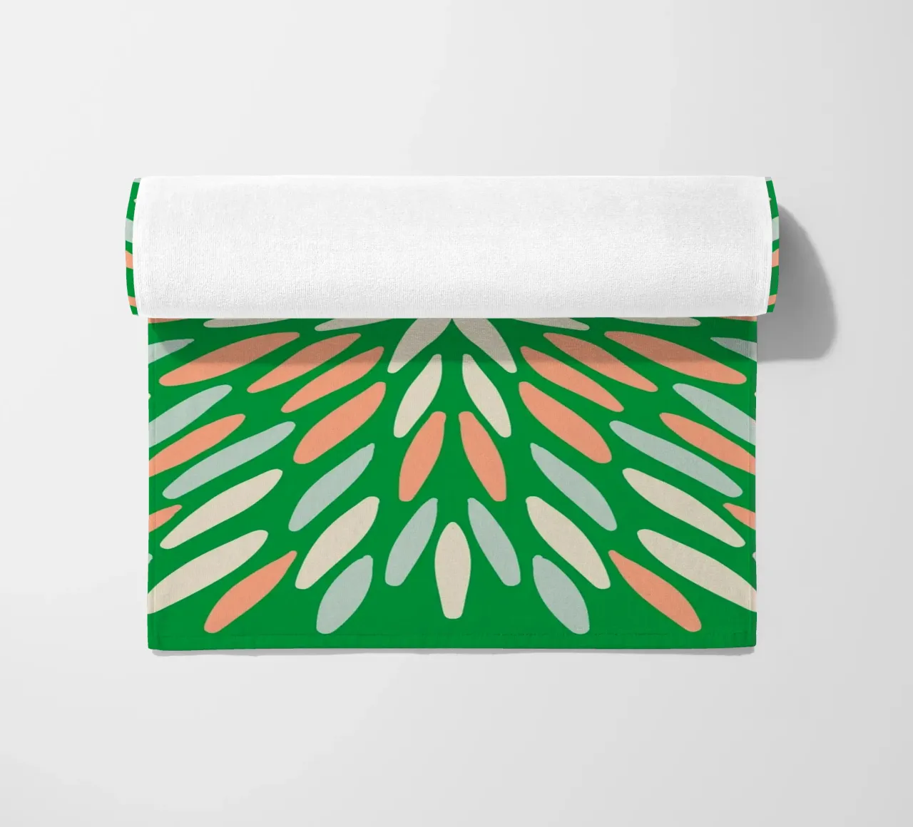 Scoppio di petali - verde, arancione, blu telo mare da Wackapacka