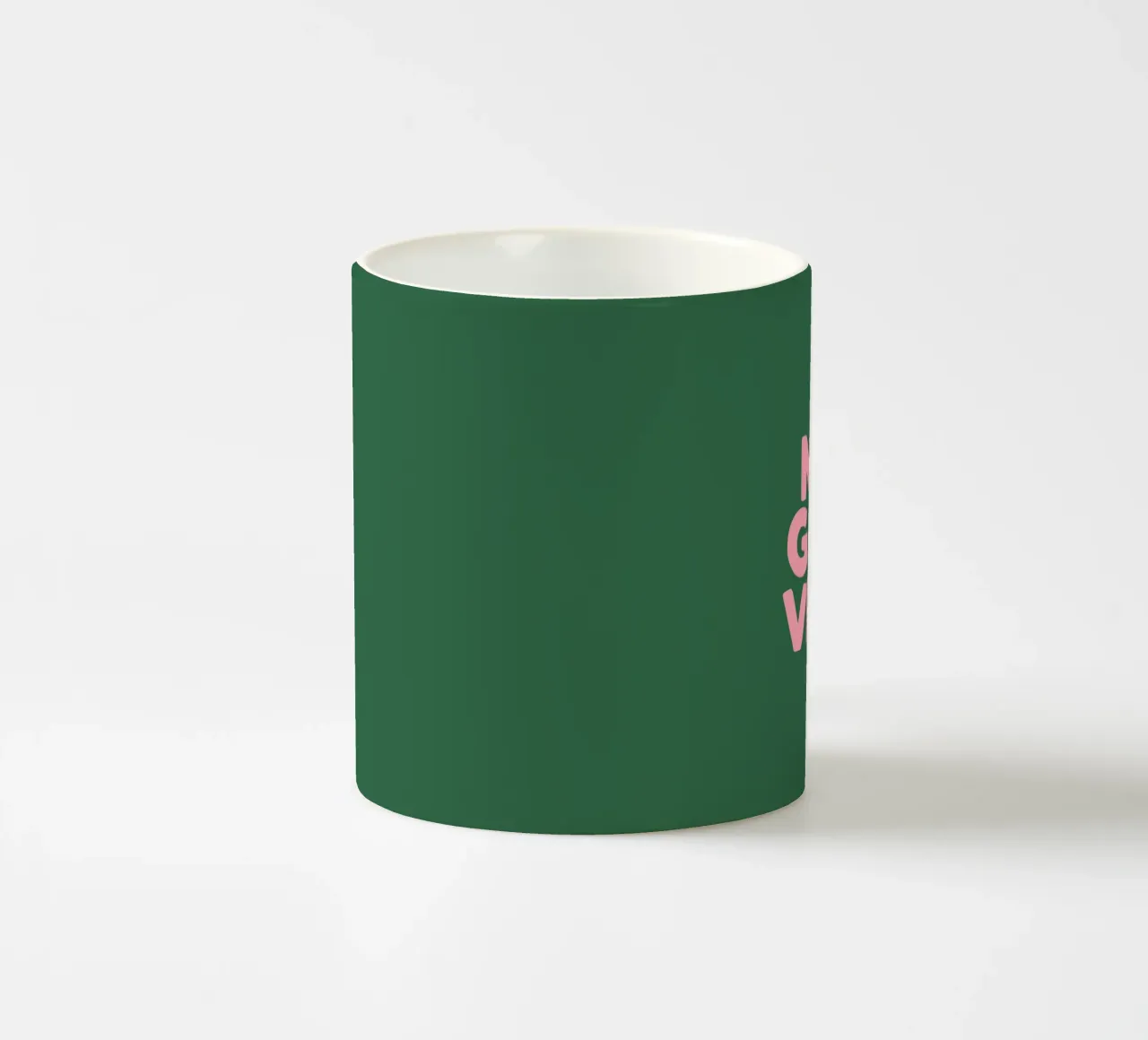 Only Good Vibes Vibrante Verde Rosa Design tipografico tedesco tazza in ceramica da THE MOTIVATED TYPE
