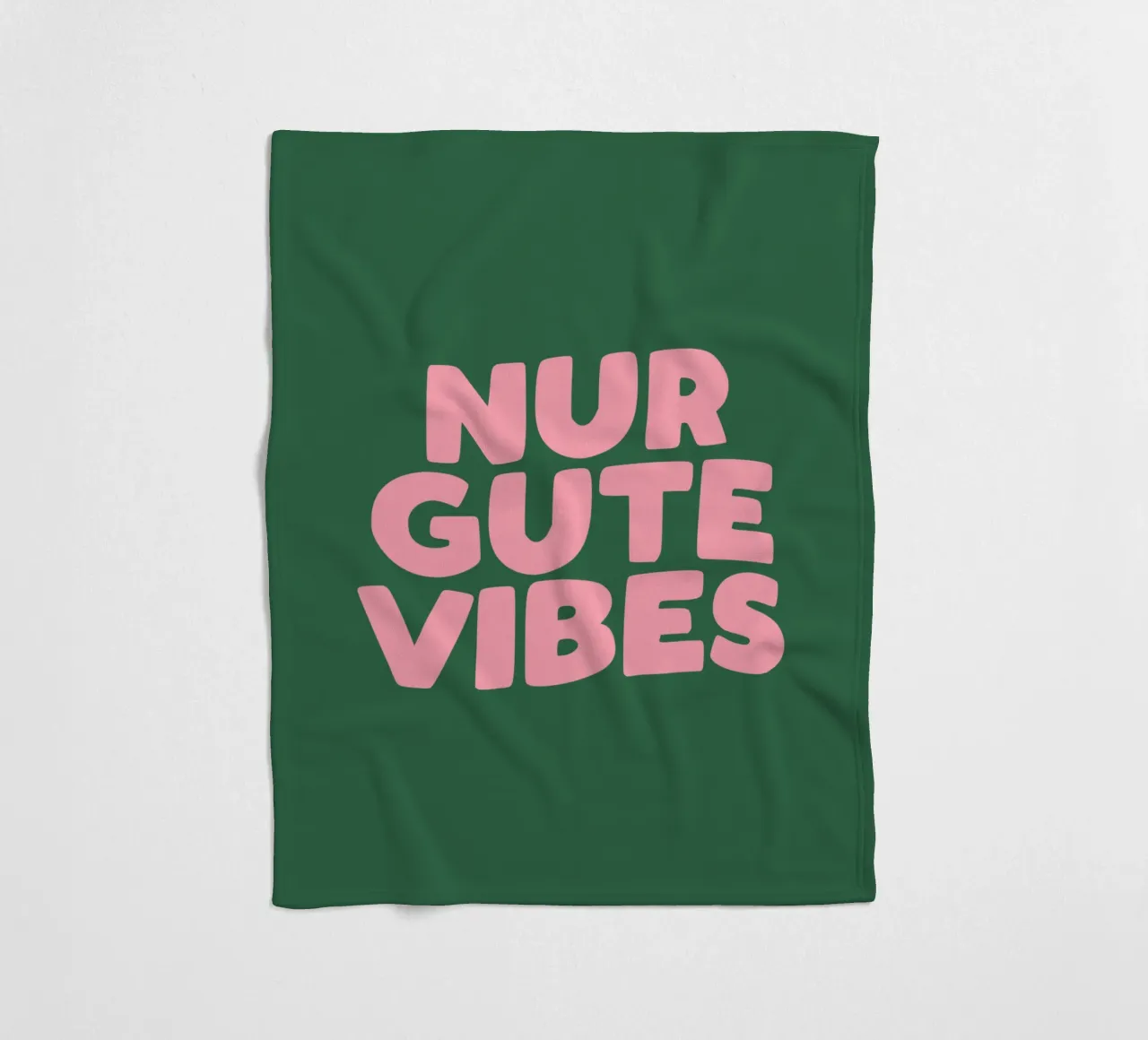 Only Good Vibes Vibrante Verde Rosa Design tipografico tedesco coperta in pile da THE MOTIVATED TYPE