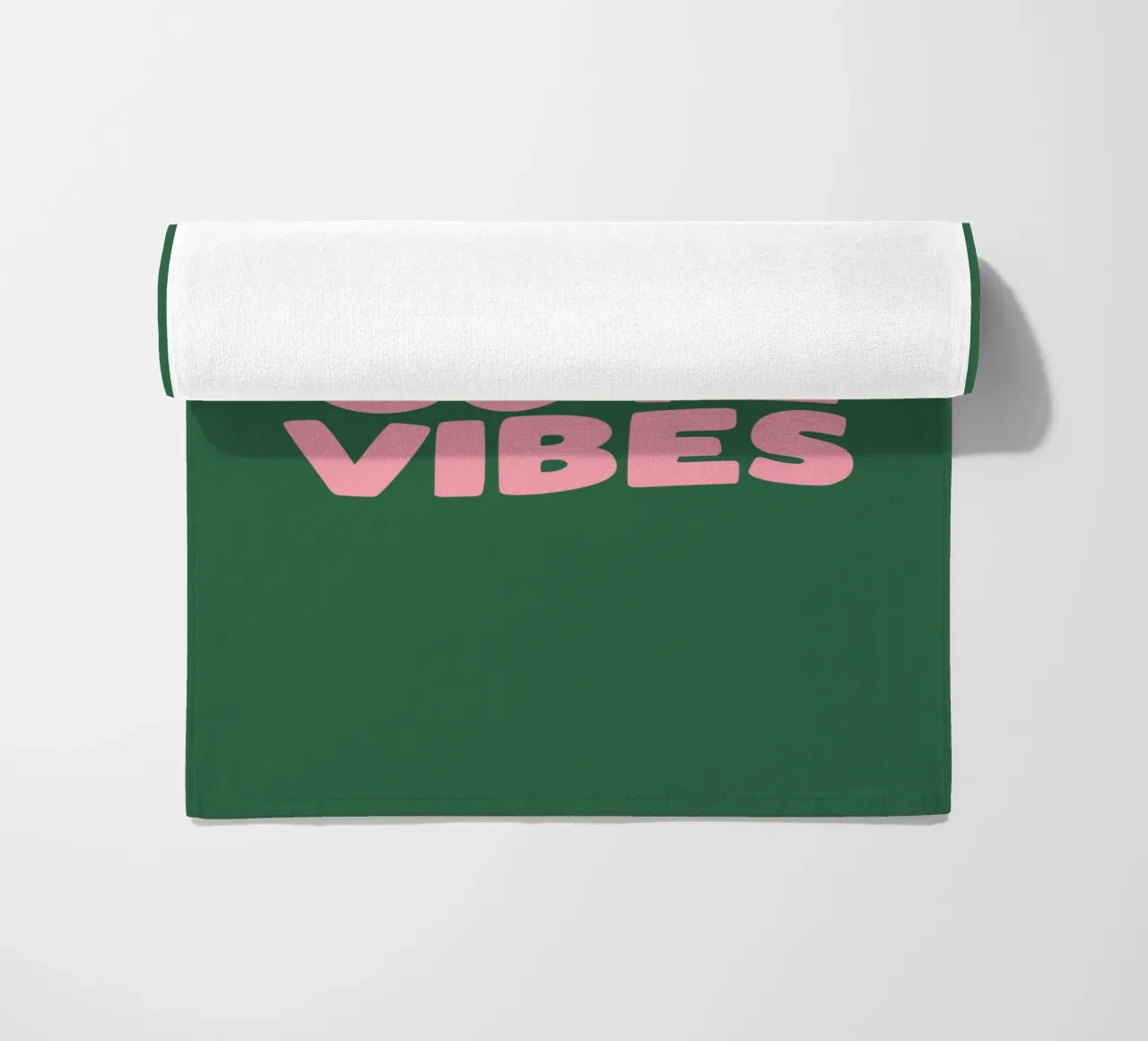 Only Good Vibes Vibrante Verde Rosa Design tipografico tedesco telo mare da THE MOTIVATED TYPE