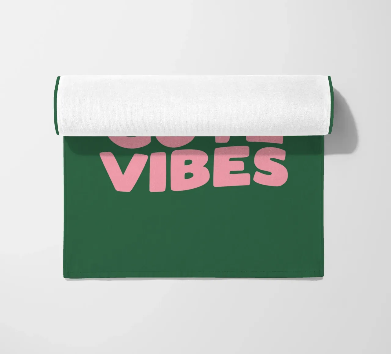 Only Good Vibes Vibrante Verde Rosa Design tipografico tedesco telo mare da THE MOTIVATED TYPE