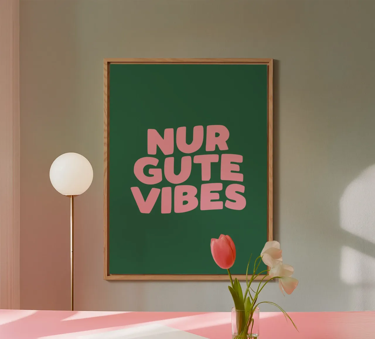 Only Good Vibes Vibrante Verde Rosa Design tipografico tedesco alluminio dibond da THE MOTIVATED TYPE