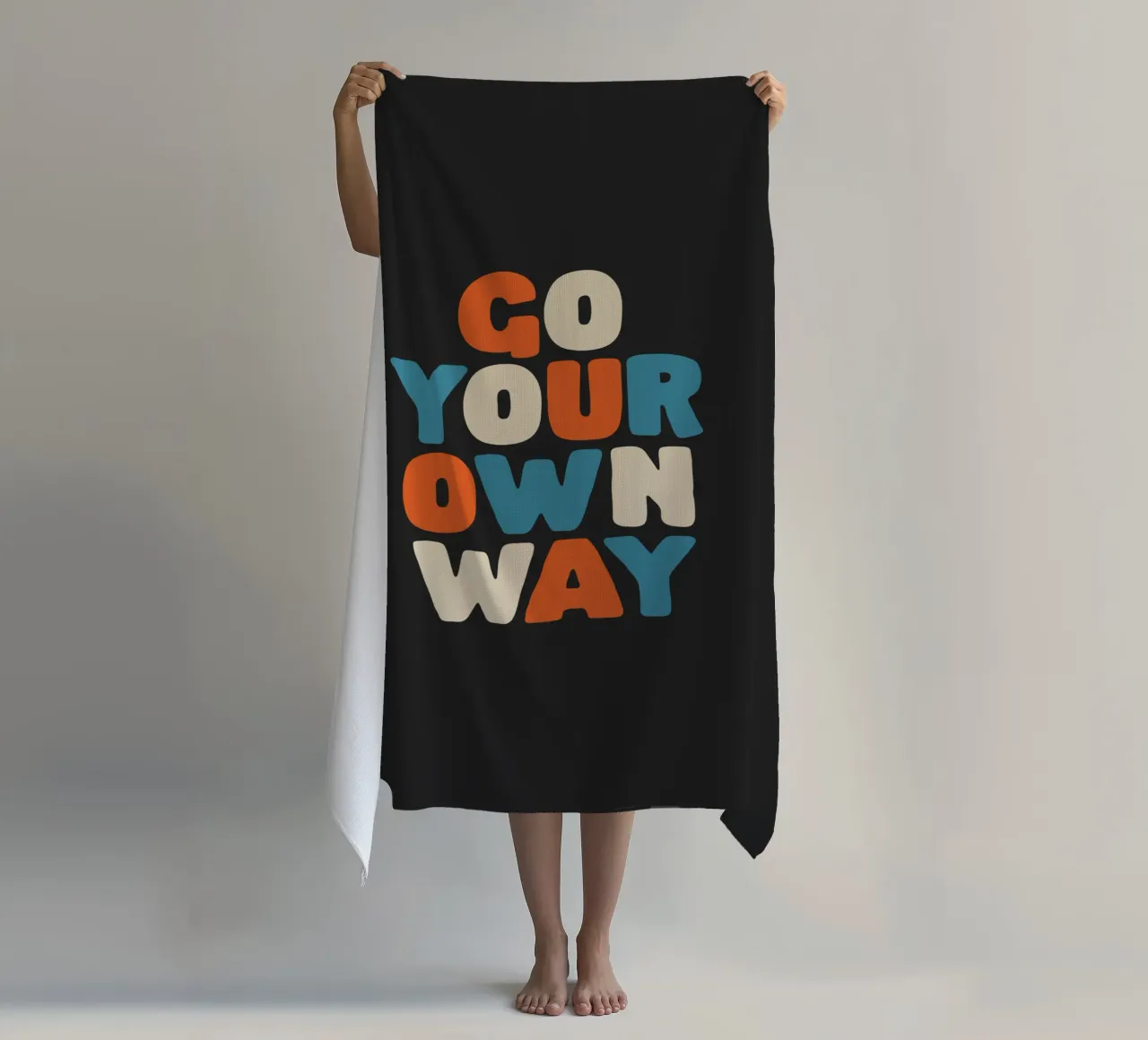 Go Your Own Way Lebendig Bunt Fett Typografie Drucken Strandtuch von THE MOTIVATED TYPE