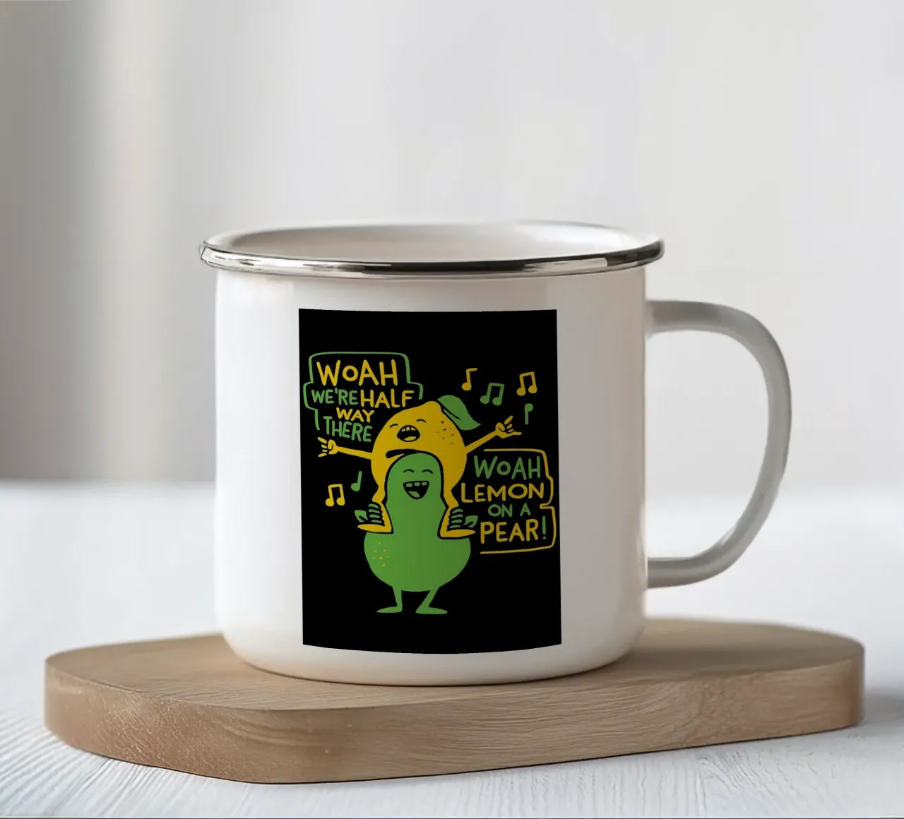 ZITRONE AUF EINER BIRNE Emaille Tasse von Delaplane
