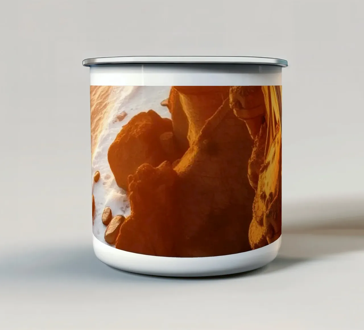 Paesaggio costiero mozzafiato con scogliere, architettura unica tazza in smalto da DesignDoodle