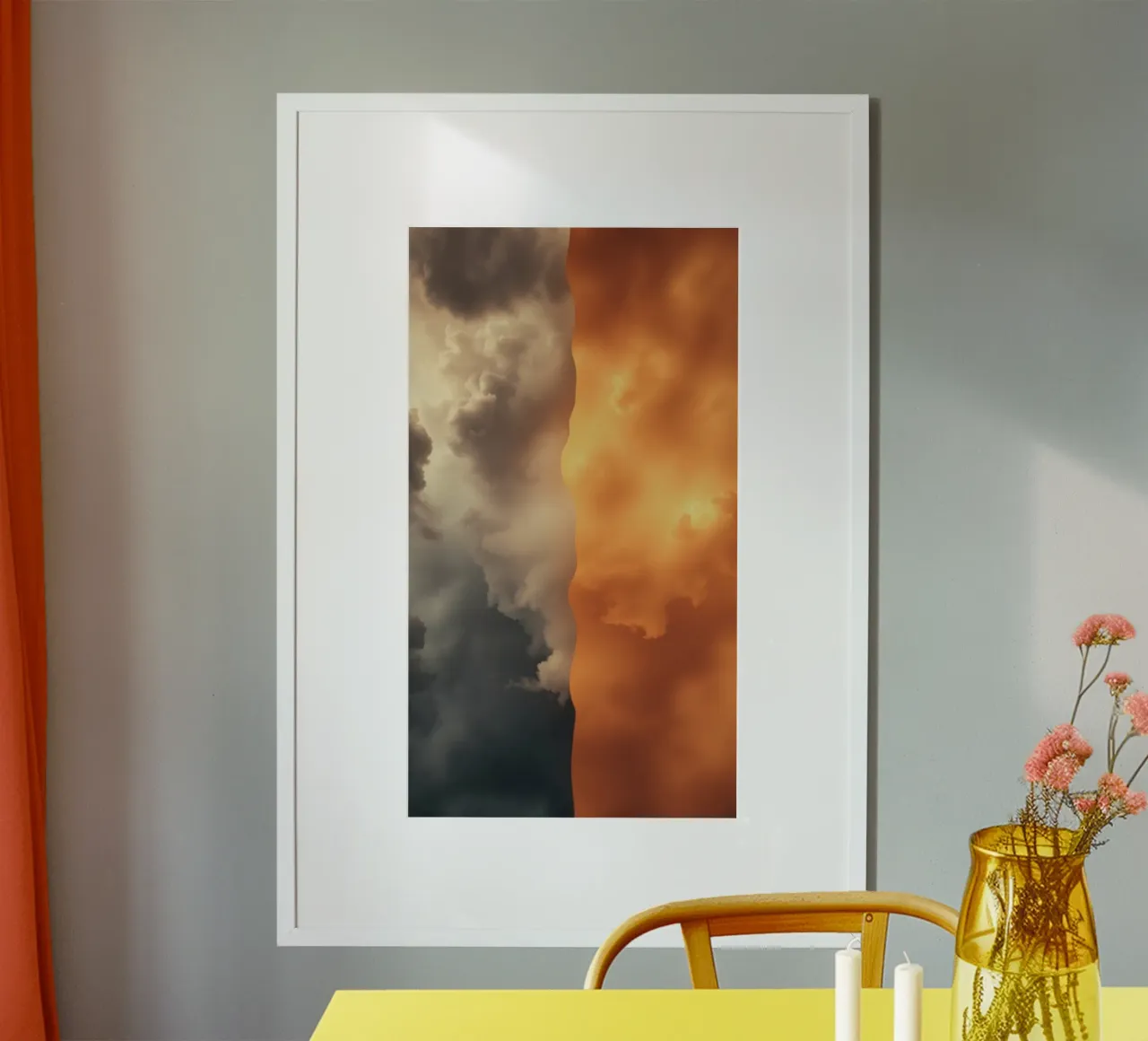 Contrasto sorprendente tra le nuvole scure della tempesta e il vibrante tramonto cl poster da DesignDoodle