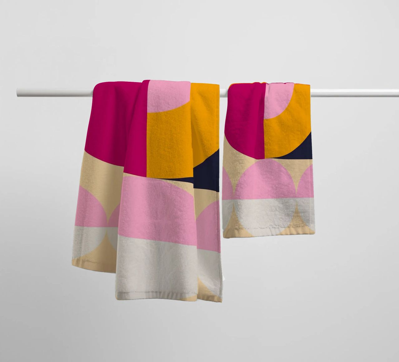 Spring Geometric asciugamano da bagno da KHouse Studio