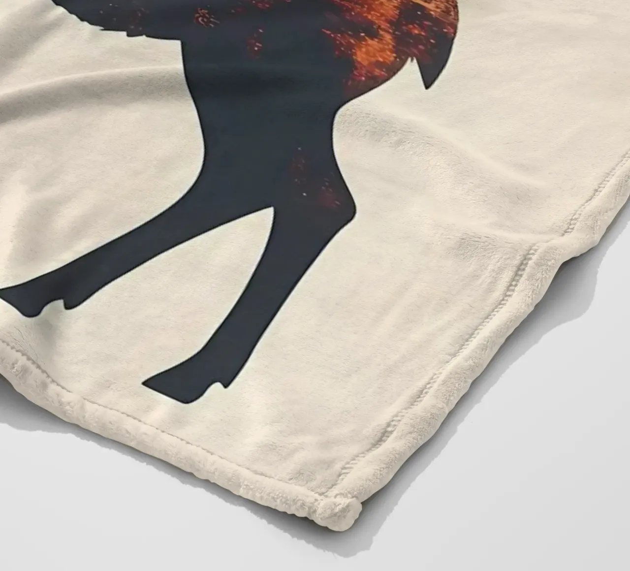 Sagoma di cervo con foresta coperta in pile da Ginnery