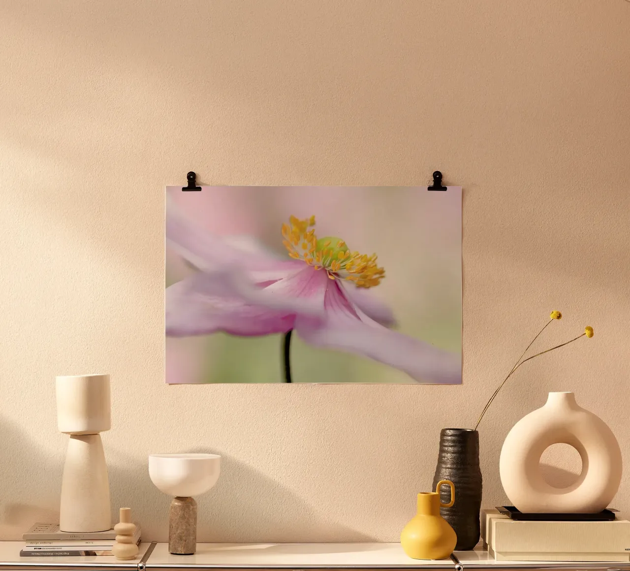 Japanese Anemone - Mandy Disher poster con telaio in legno da Pictufy