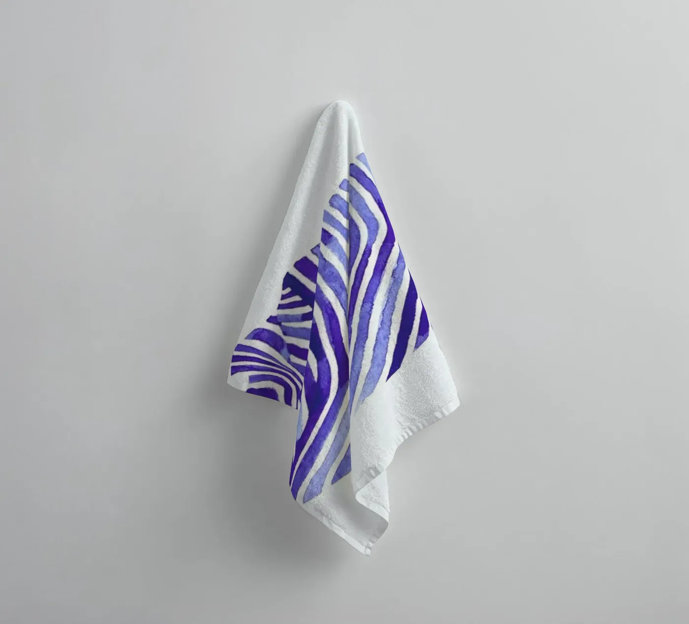 Waves Handtuch von Laura O'Connor