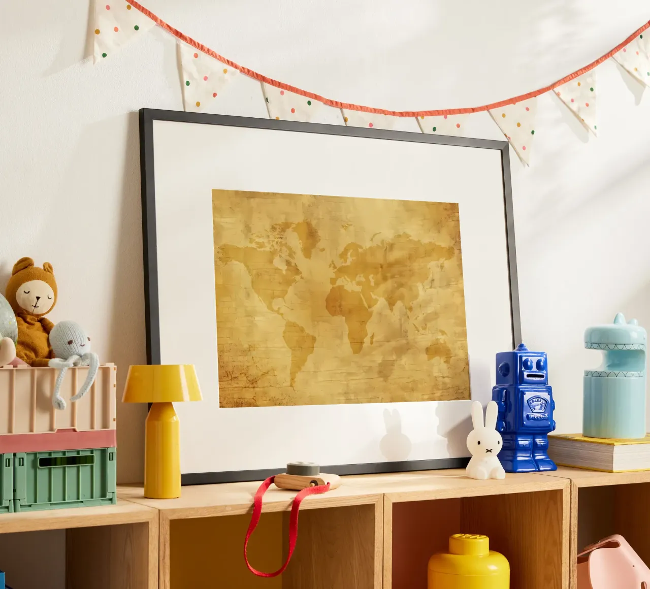 Mappa del mondo d'epoca poster con telaio in legno da Delaplane